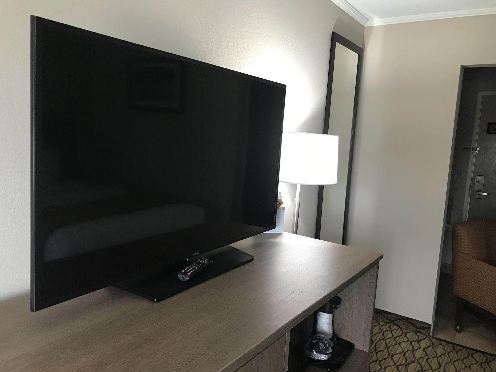 Hotel Baymont By Wyndham Grand Rapids Airport Cascade Esterno foto