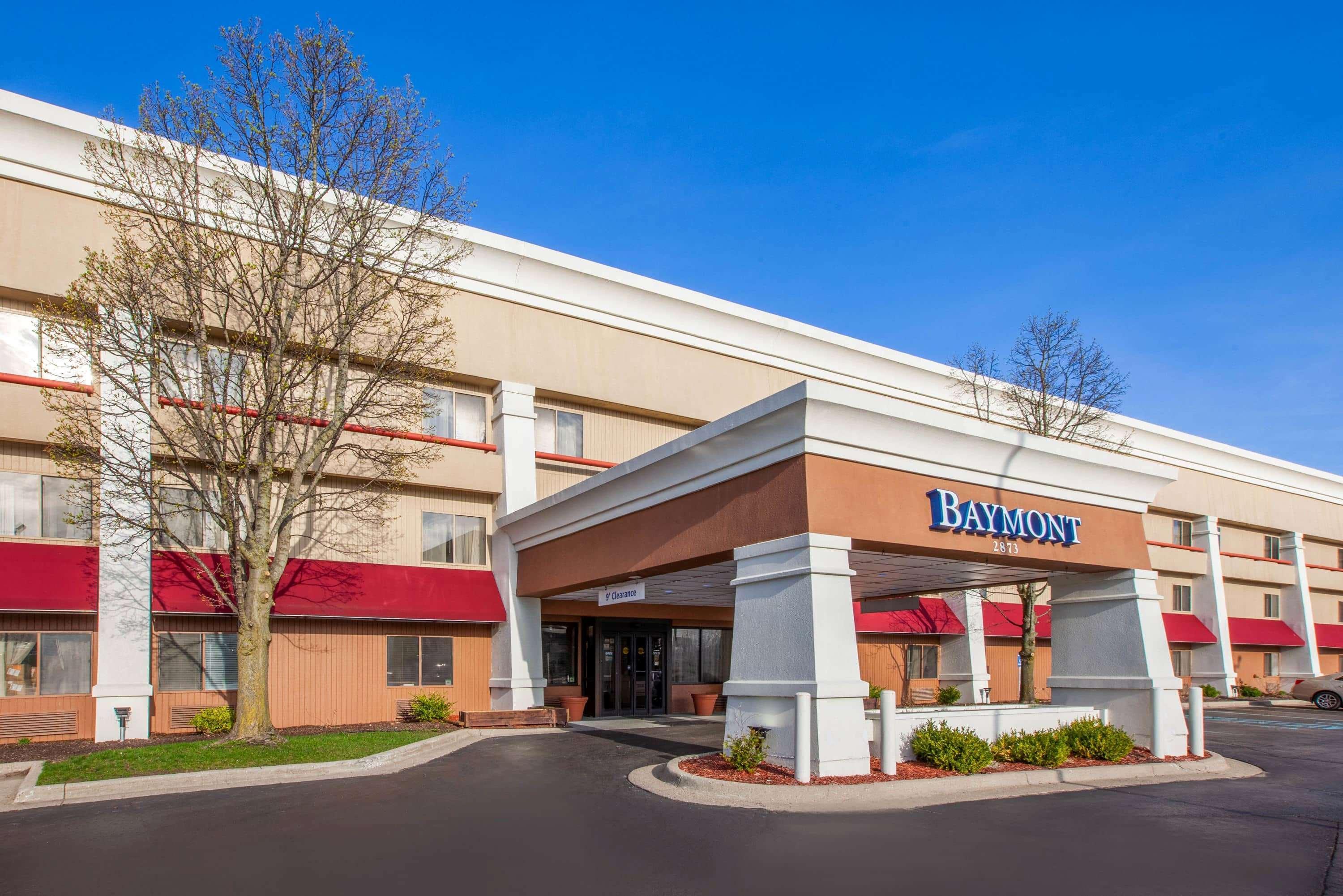 Hotel Baymont By Wyndham Grand Rapids Airport Cascade Esterno foto